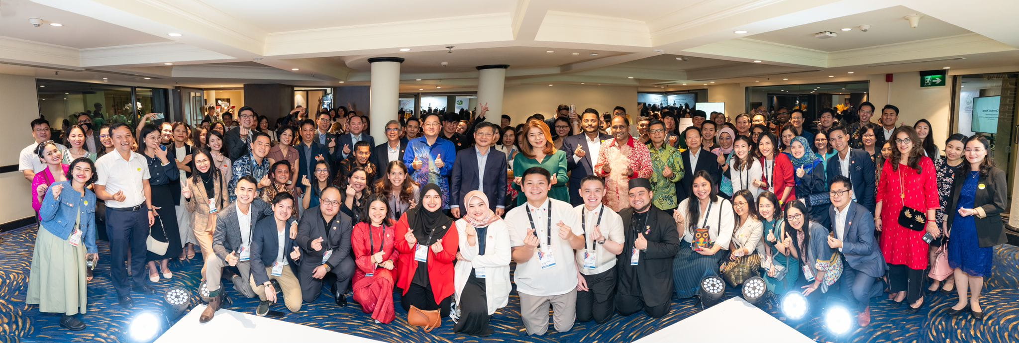 Group photo of SIF Connects Hanoi guests