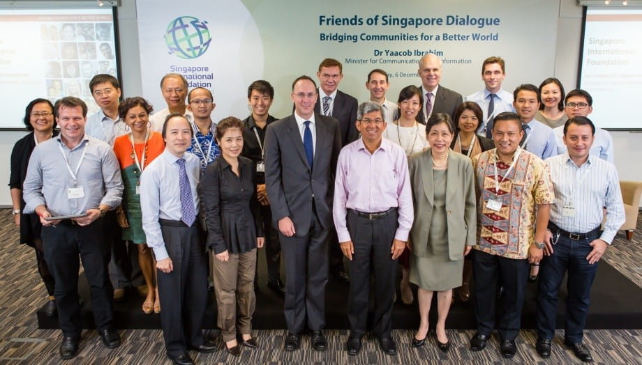 FOS with Minister Ibrahim after the dialogue, along with SIF Chairman Euleen Goh, SIF Governor Peter Pang and SIF Executive Director Jean Tan.